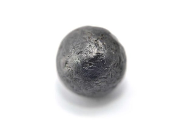Iron meteorite 10.5 gram macro photography 01